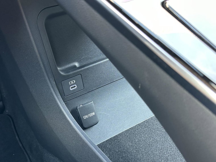 Vehicle Image 26