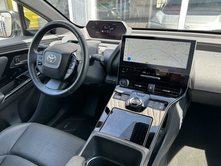 Vehicle Image 8