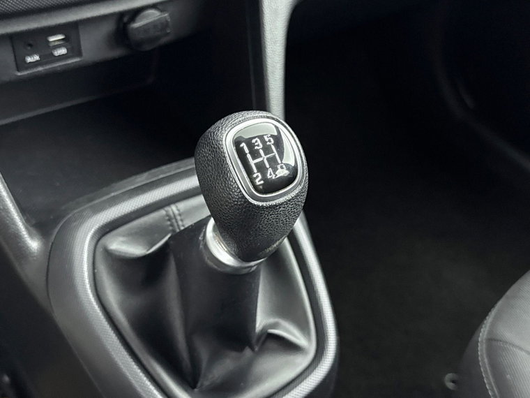 Vehicle Image 25