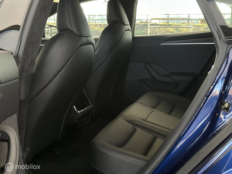 Vehicle Image 33