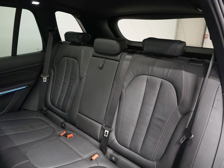 Vehicle Image 39