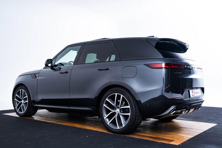 Vehicle Image 11