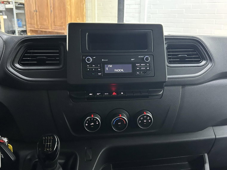 Vehicle Image 29