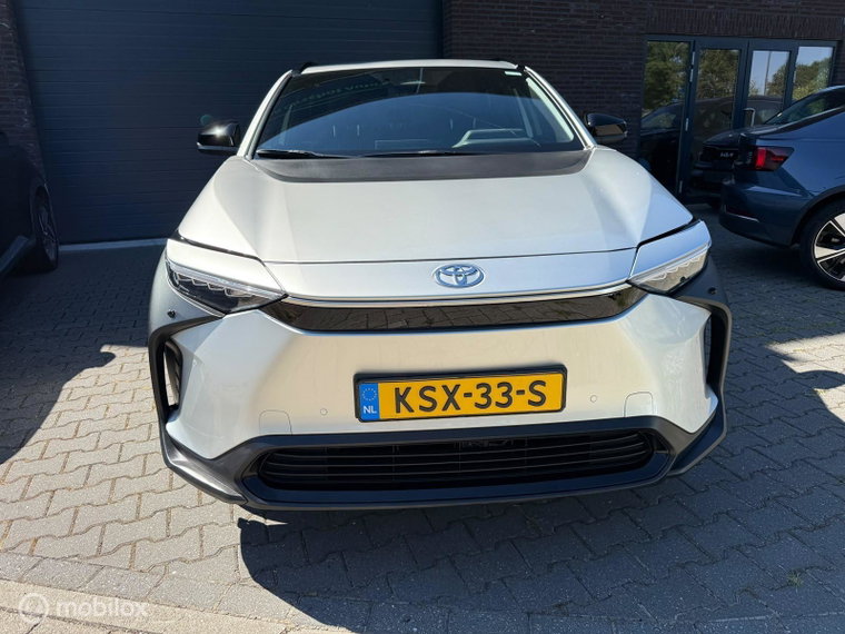 Vehicle Image 4