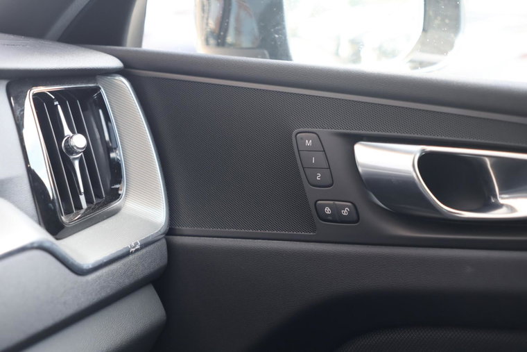 Vehicle Image 40