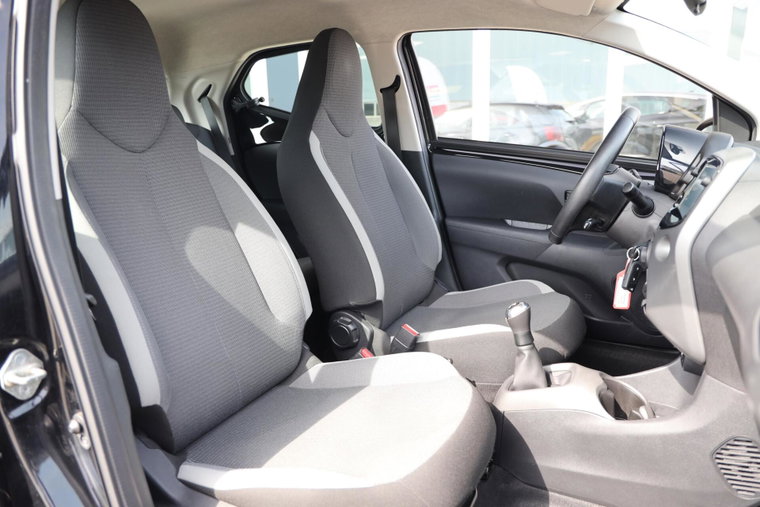 Vehicle Image 18