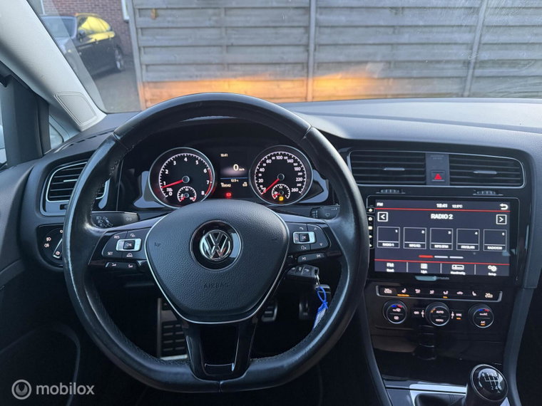Vehicle Image 16