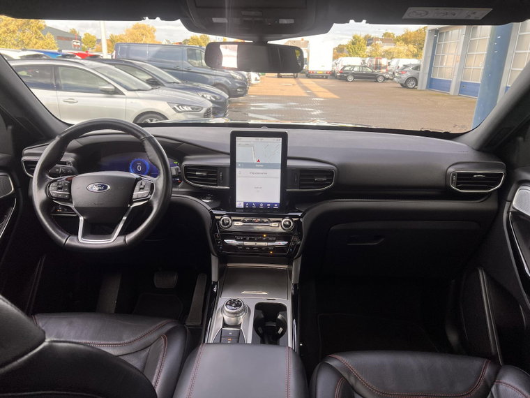 Vehicle Image 16