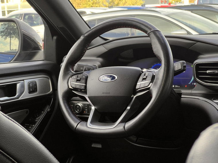 Vehicle Image 21