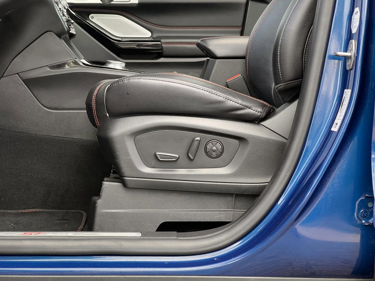 Vehicle Image 28