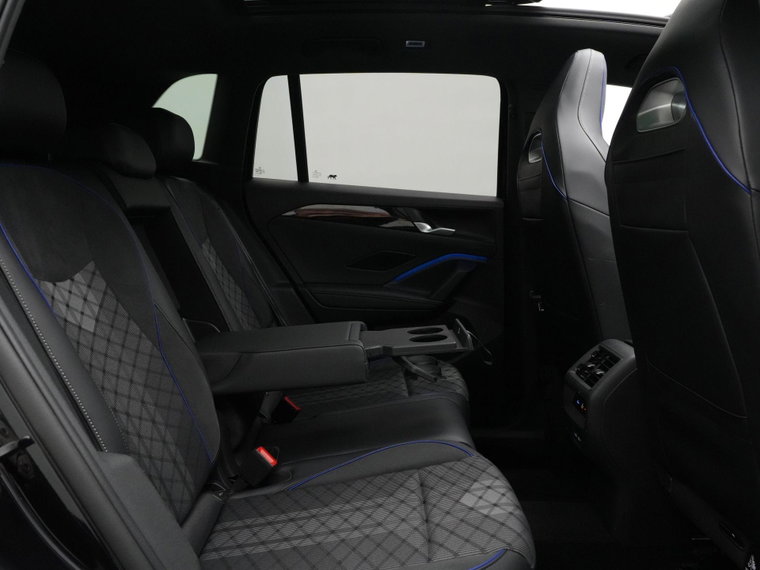 Vehicle Image 48