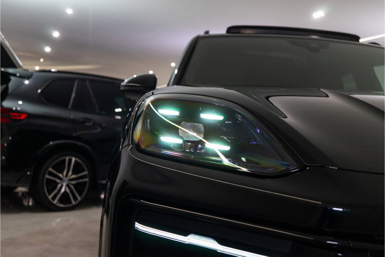 Vehicle Image 9