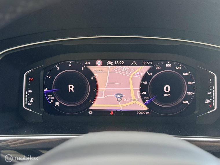 Vehicle Image 38