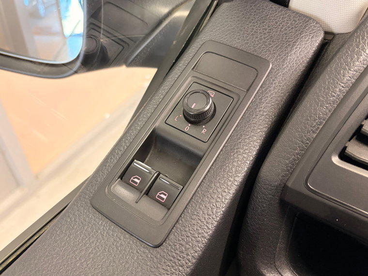Vehicle Image 40