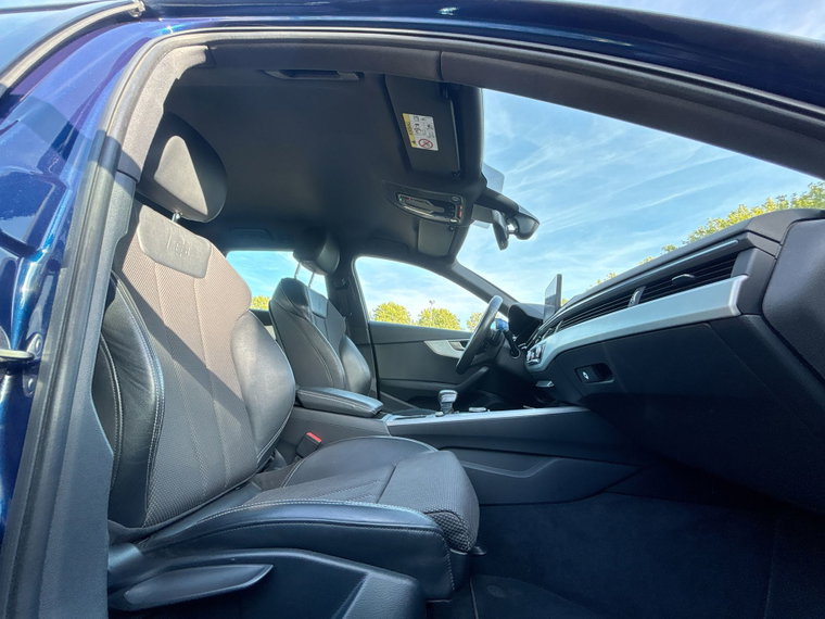 Vehicle Image 36
