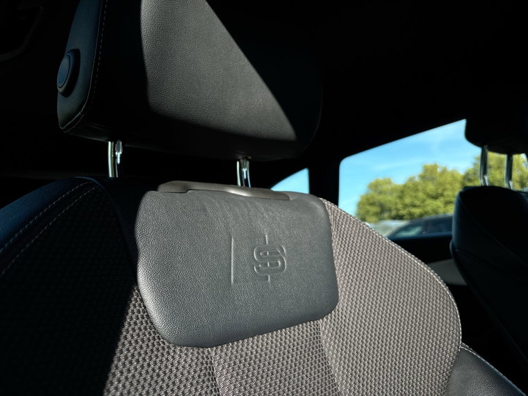 Vehicle Image 37