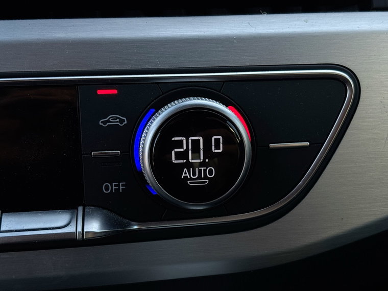Vehicle Image 45