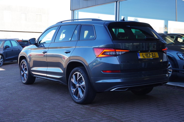 Vehicle Image 6