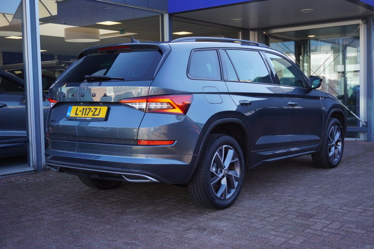 Vehicle Image 8