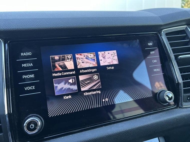 Vehicle Image 24