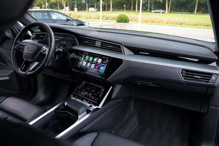 Vehicle Image 30
