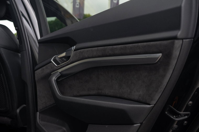 Vehicle Image 41