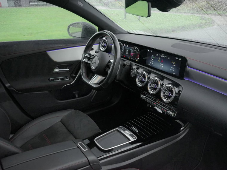 Vehicle Image 24