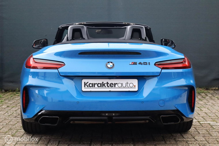 Vehicle Image 32