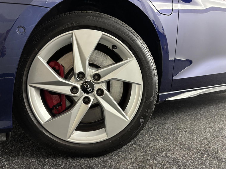 Vehicle Image 35
