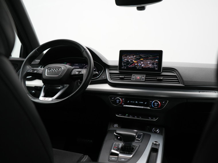 Vehicle Image 30