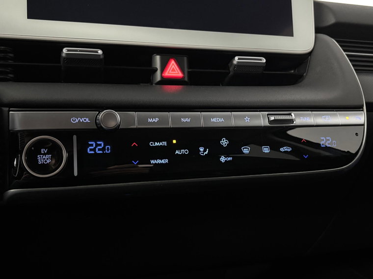 Vehicle Image 38