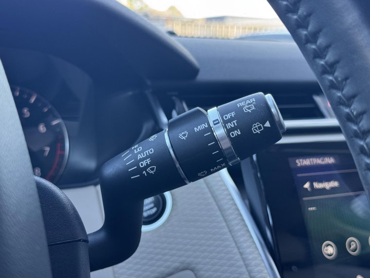 Vehicle Image 27