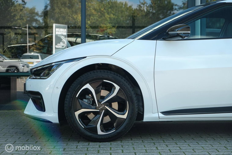 Vehicle Image 37