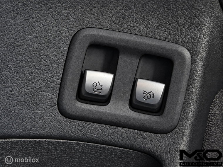Vehicle Image 42