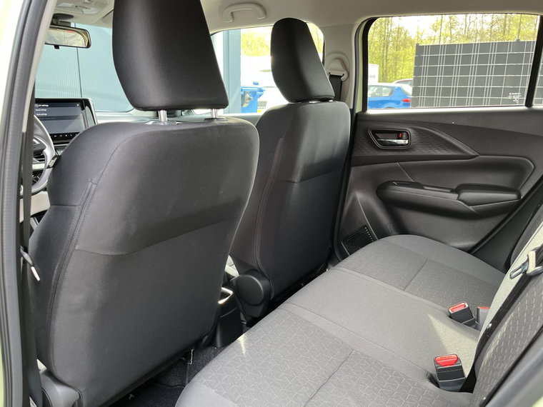 Vehicle Image 13