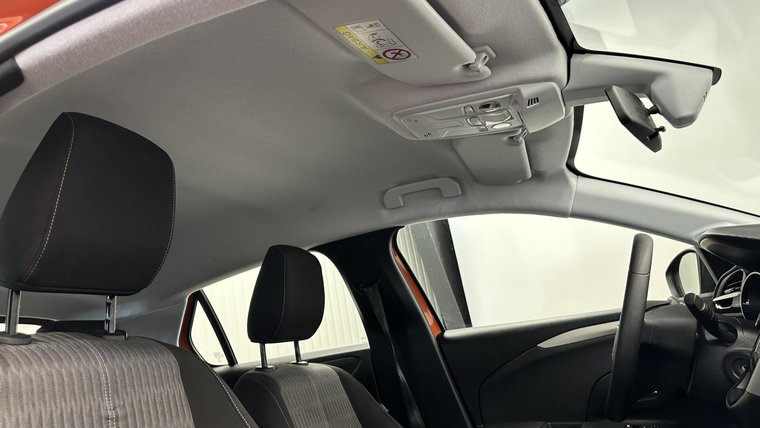 Vehicle Image 32