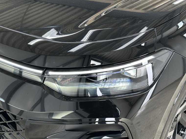 Vehicle Image 37