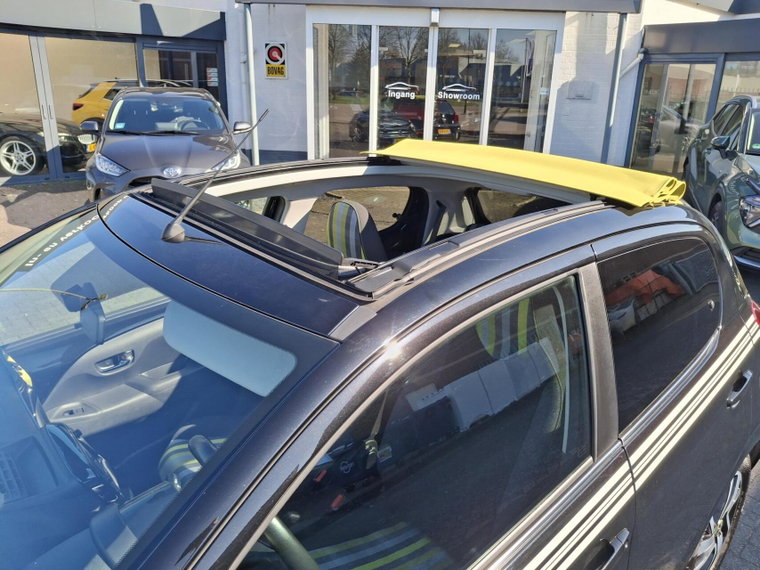 Vehicle Image 22
