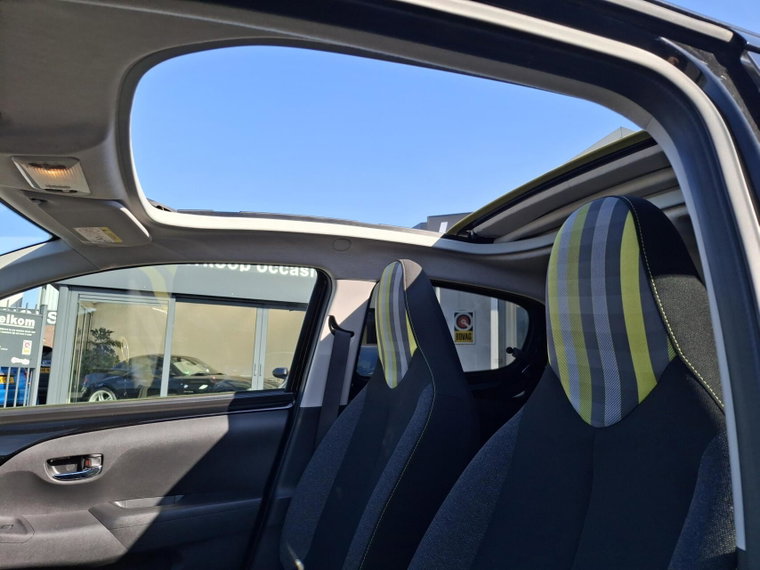 Vehicle Image 30