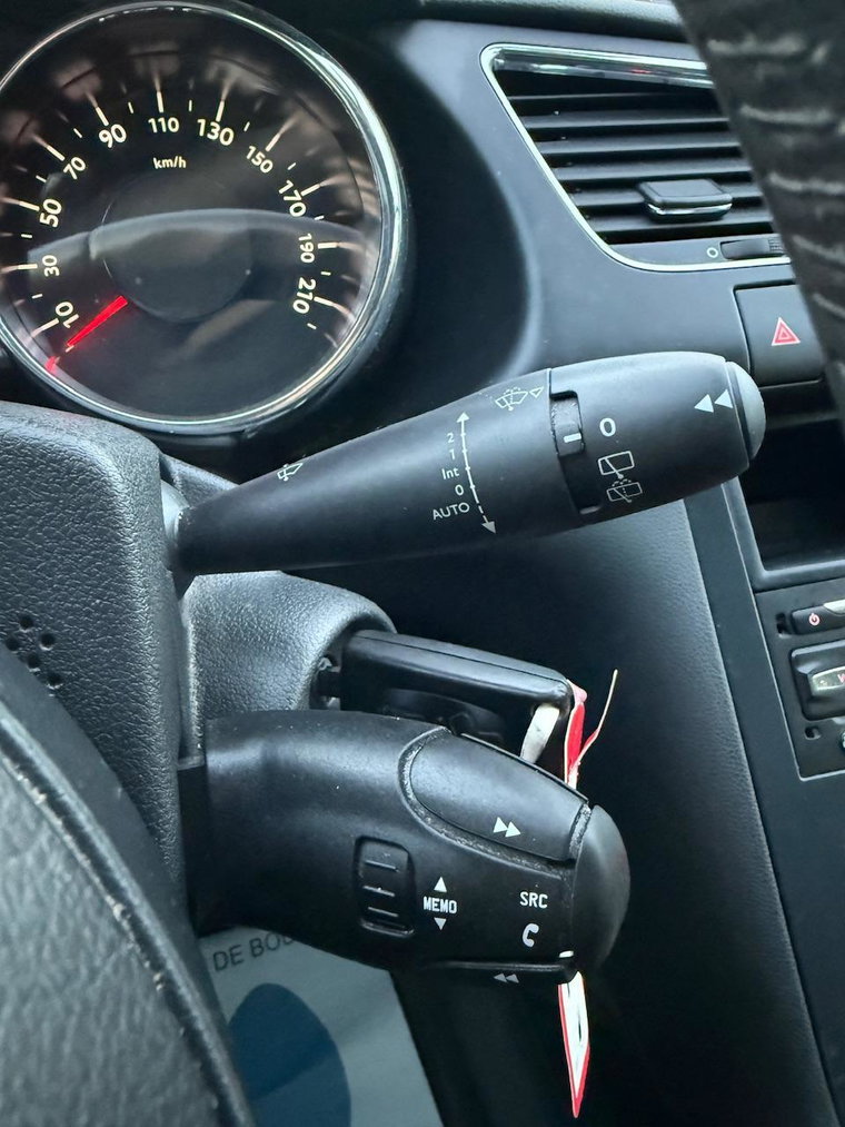 Vehicle Image 33