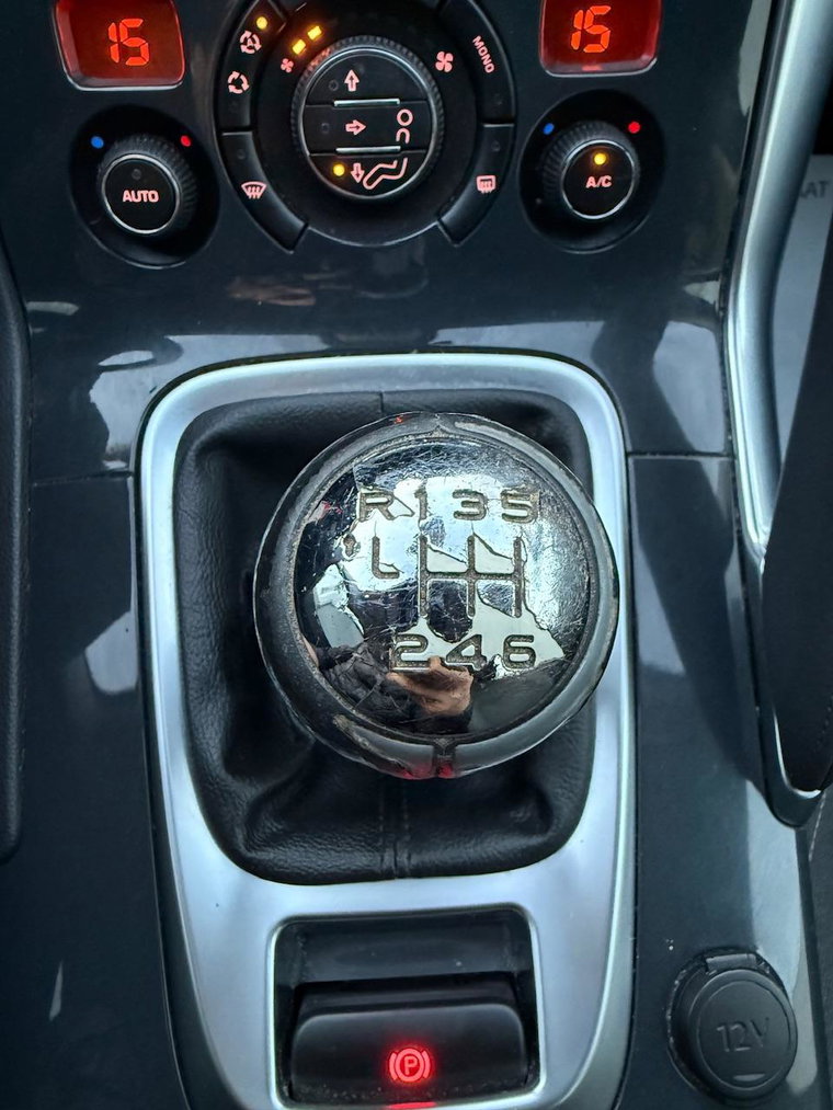 Vehicle Image 37