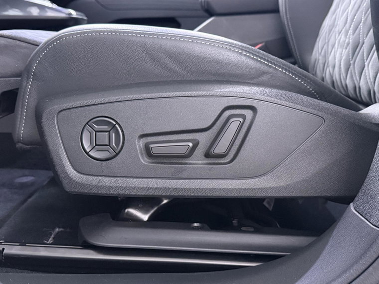 Vehicle Image 42