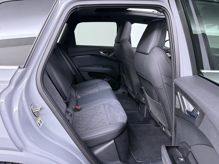 Vehicle Image 46