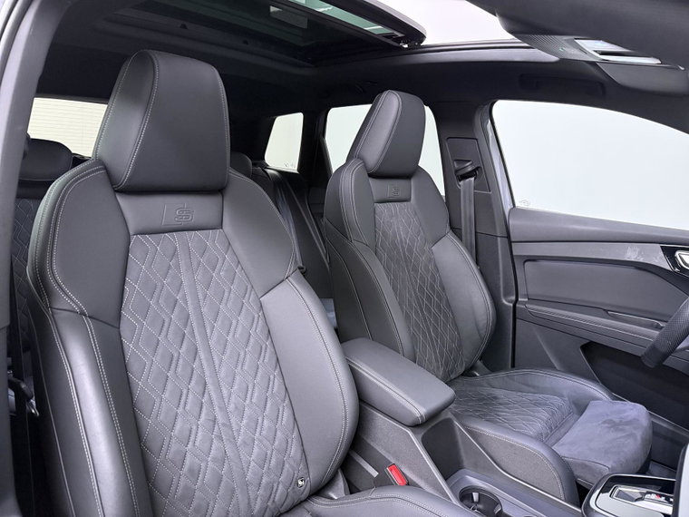 Vehicle Image 48