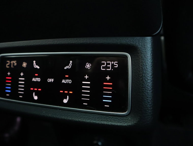 Vehicle Image 33