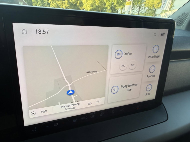 Vehicle Image 21