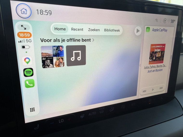Vehicle Image 24