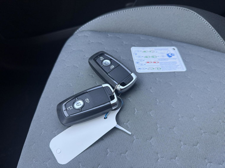 Vehicle Image 27