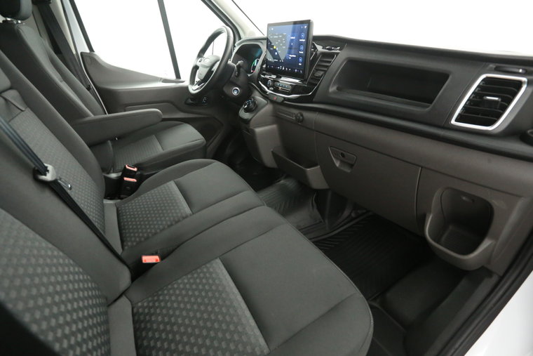 Vehicle Image 25