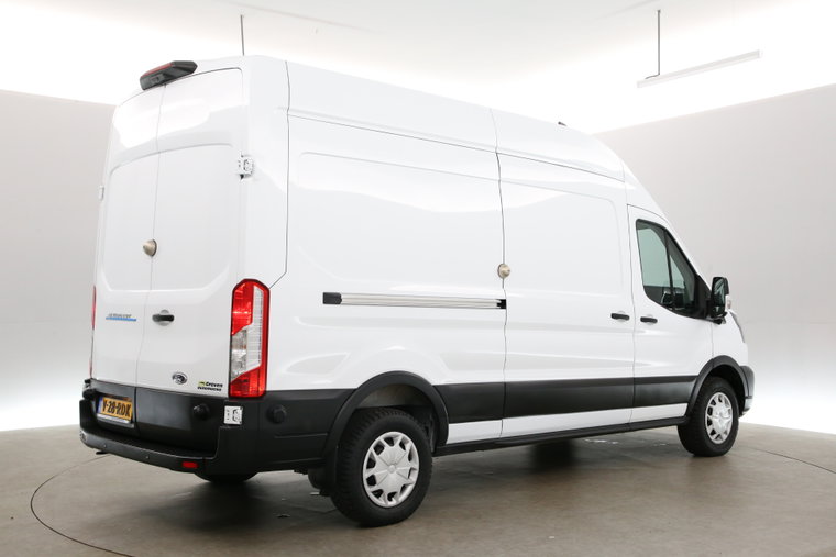 Vehicle Image 28